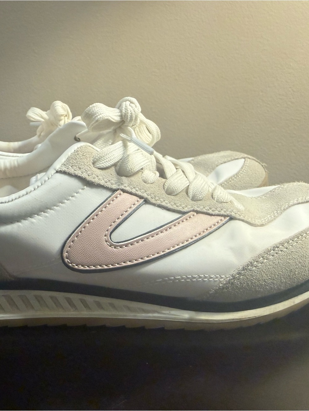 Tretorn White Sneakers with Light Pink Accent